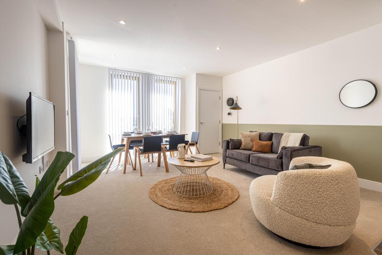 Modern Apartments With Balcony In Merton Near Wimbledon By Sojo Stay Mitcham Exterior foto