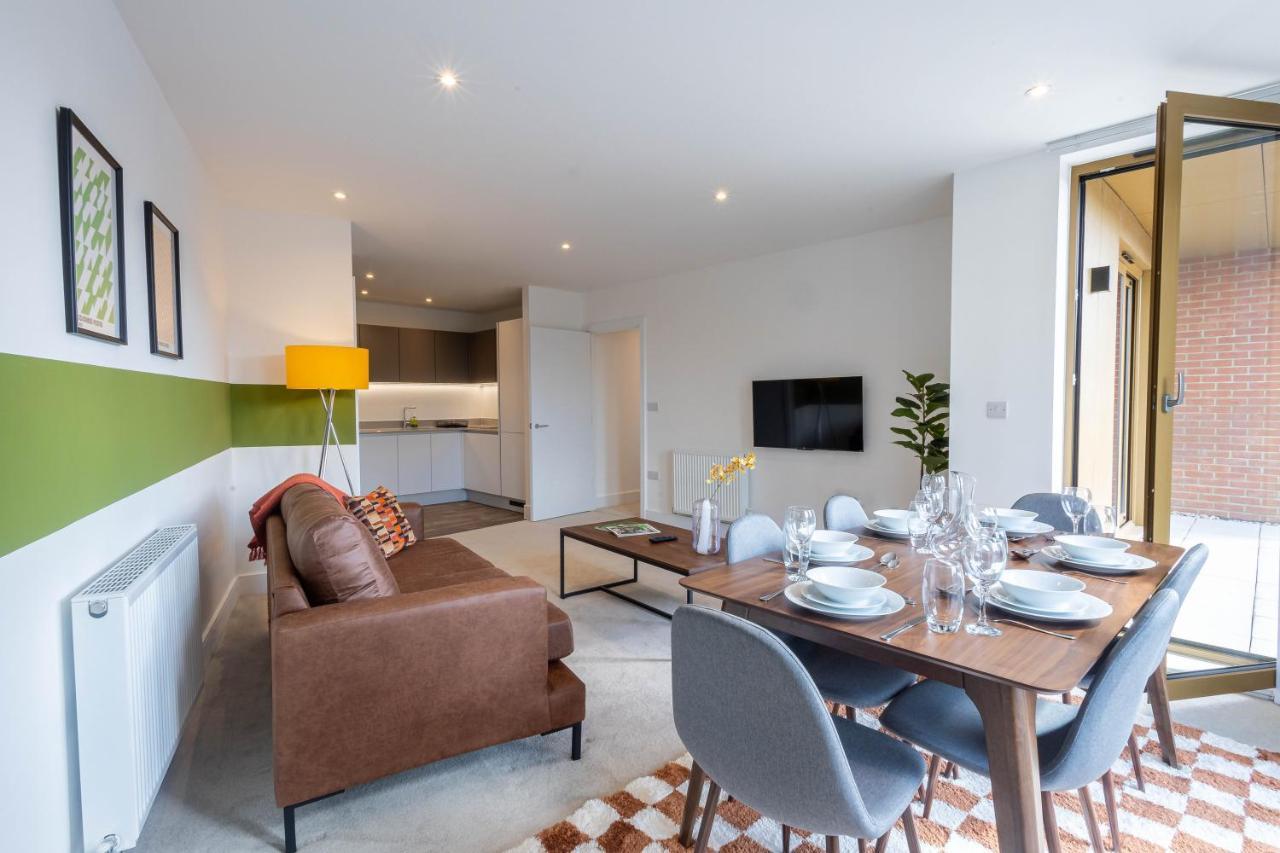 Modern Apartments With Balcony In Merton Near Wimbledon By Sojo Stay Mitcham Exterior foto