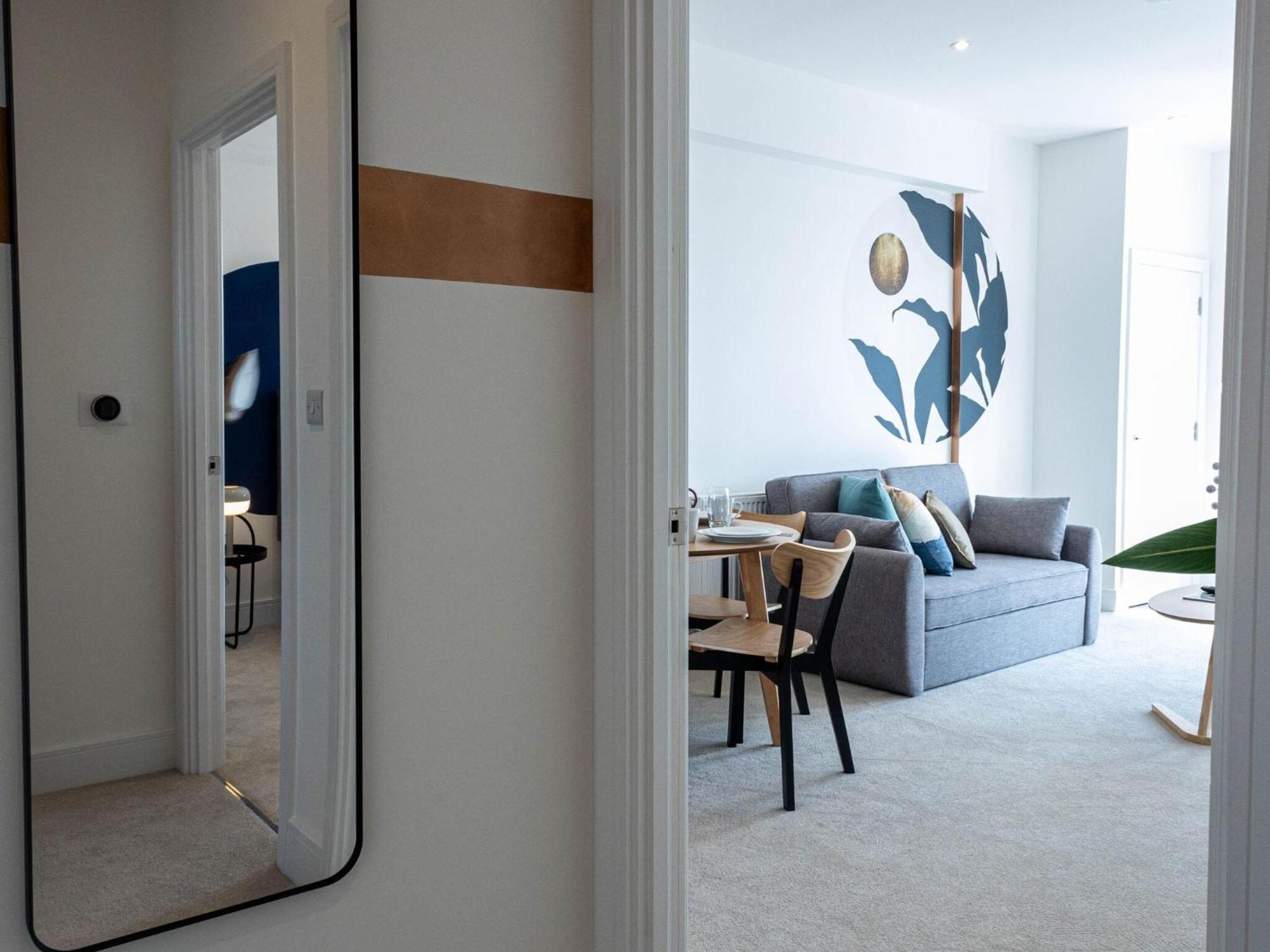 Modern Apartments With Balcony In Merton Near Wimbledon By Sojo Stay Mitcham Exterior foto